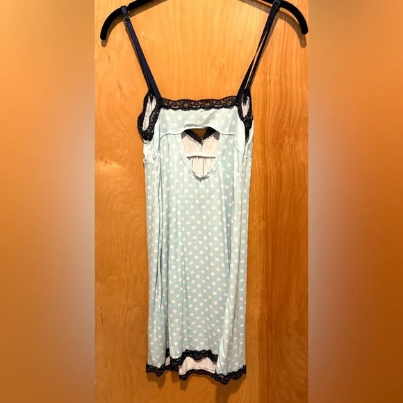 💃Super cute - Like Brand New - Only wore 1X SIZE MED - Picture 2 of 5